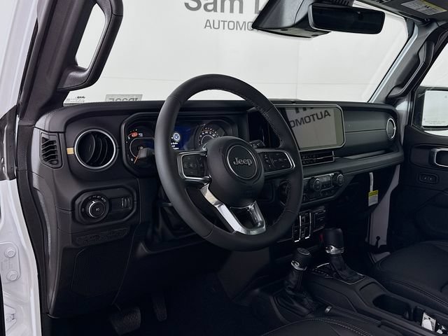 New 2026 Jeep Wrangler Unlimited Sahara AWD/4WD image 9