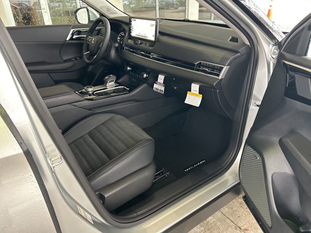 New 2026 Mitsubishi Outlander SE image 24