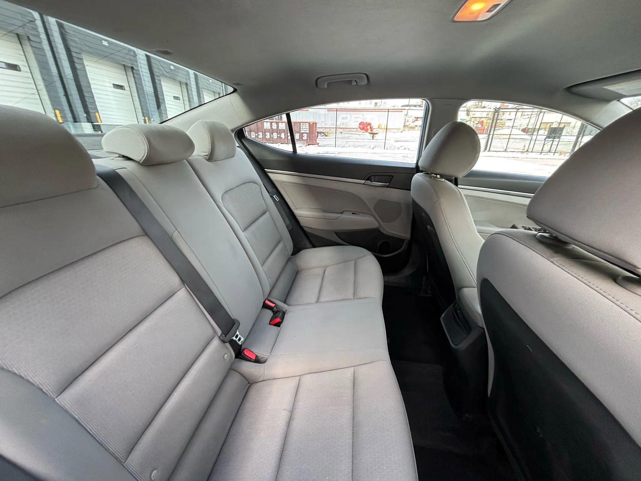 Used 2017 Hyundai Elantra SE image 18