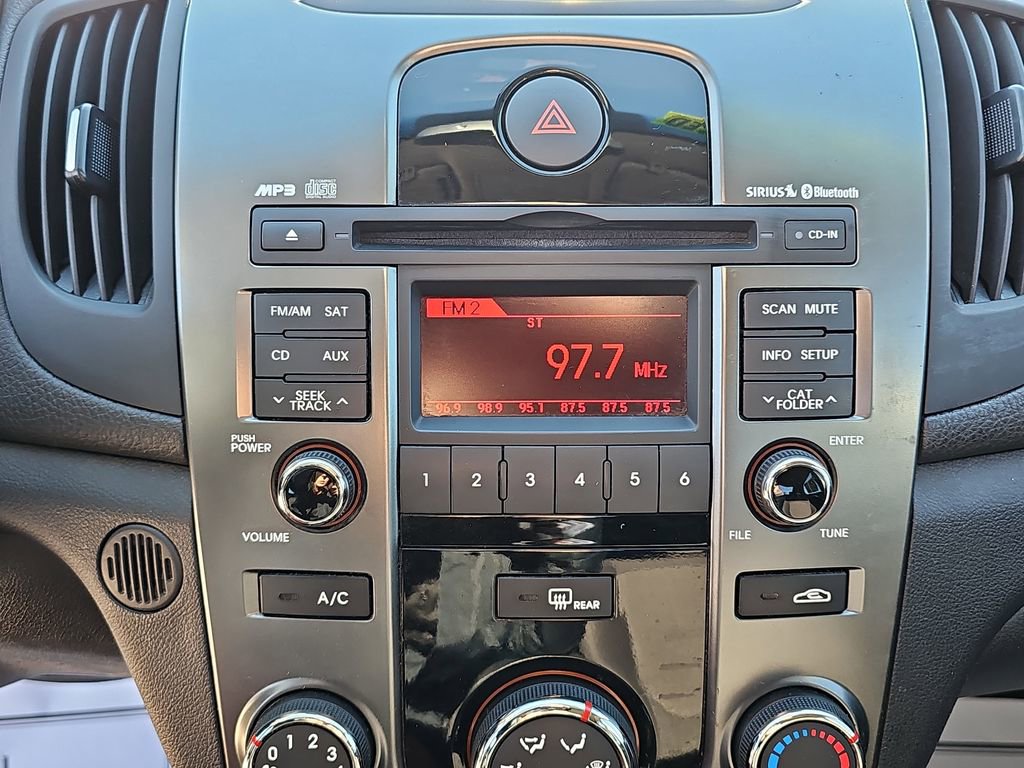 Used 2013 Kia Forte EX image 26