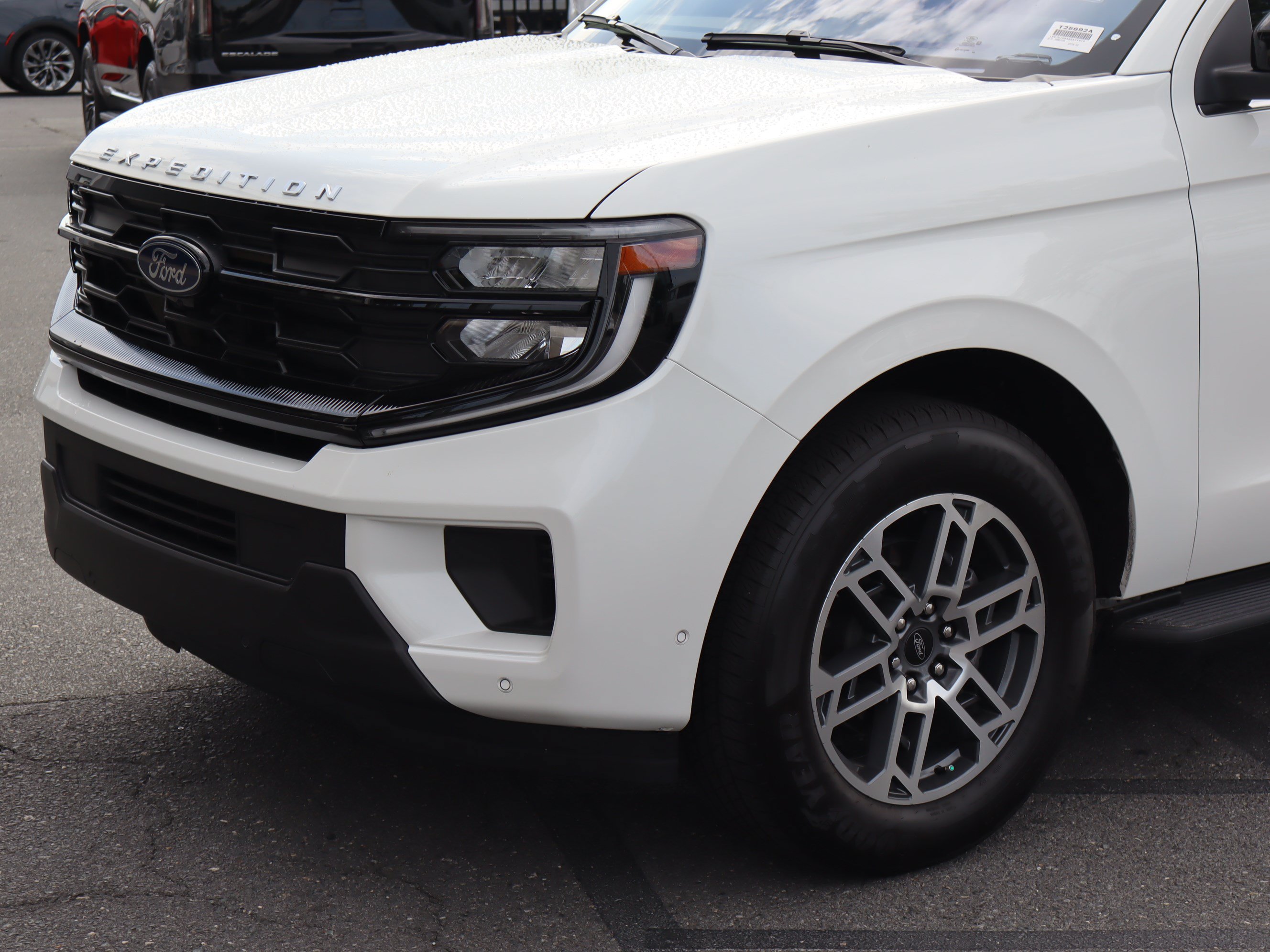 Used 2025 Ford Expedition Active RWD image 6