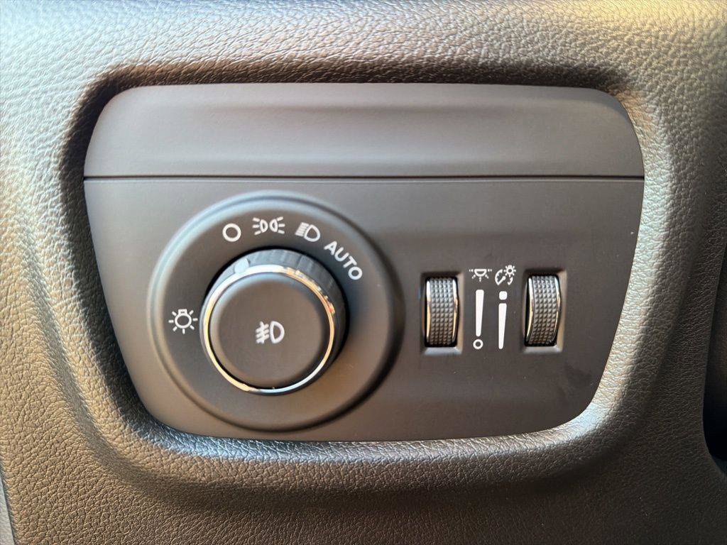 New 2026 Jeep Grand Cherokee Limited w/ Limited Altitude Package RWD image 47