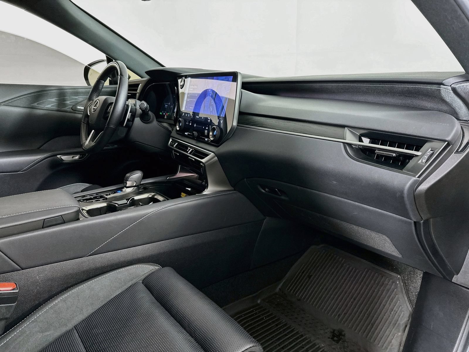 Used 2025 Lexus RX 450h AWD w/ Luxury Package image 31