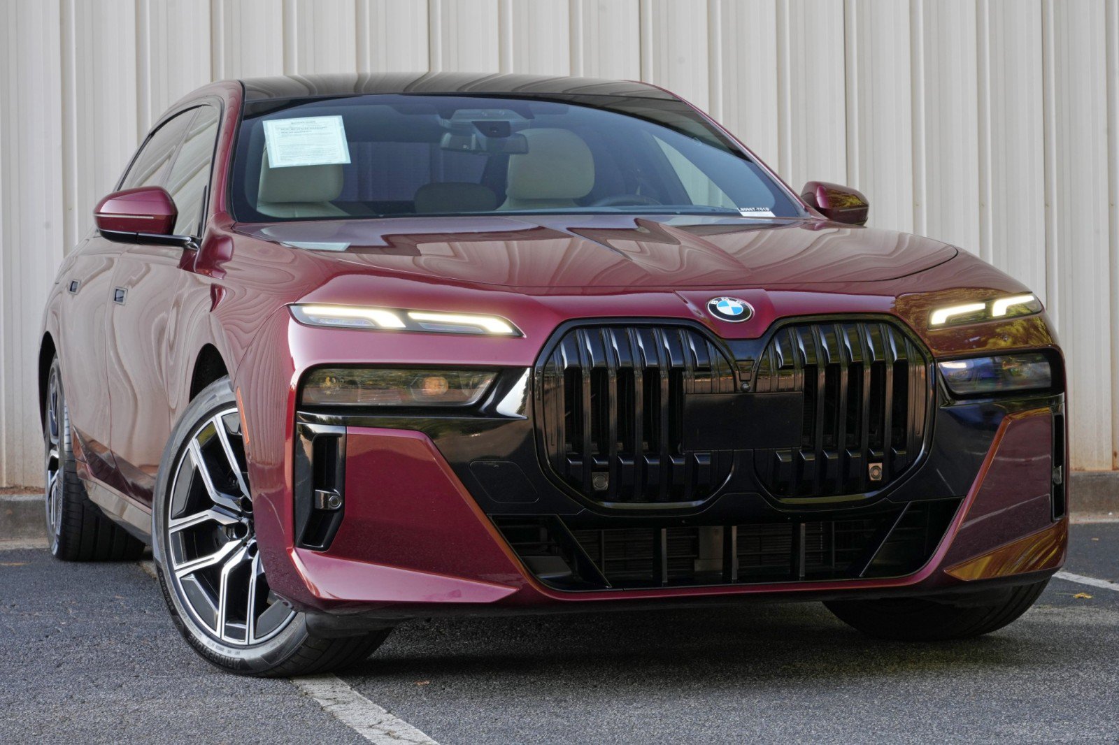 Used 2023 BMW 760i xDrive AWD/4WD image 4