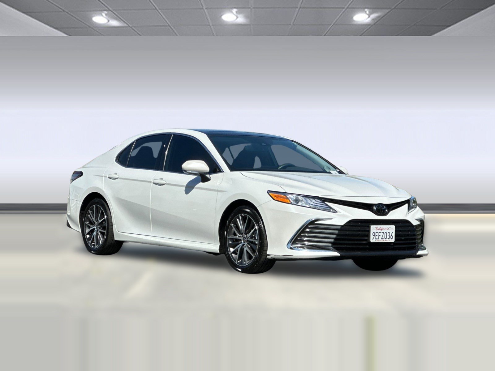 Used 2023 Toyota Camry XLE w/ Navigation Package FWD image 7