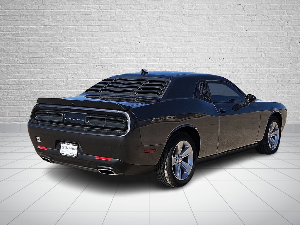Used 2023 Dodge Challenger SXT RWD image 4