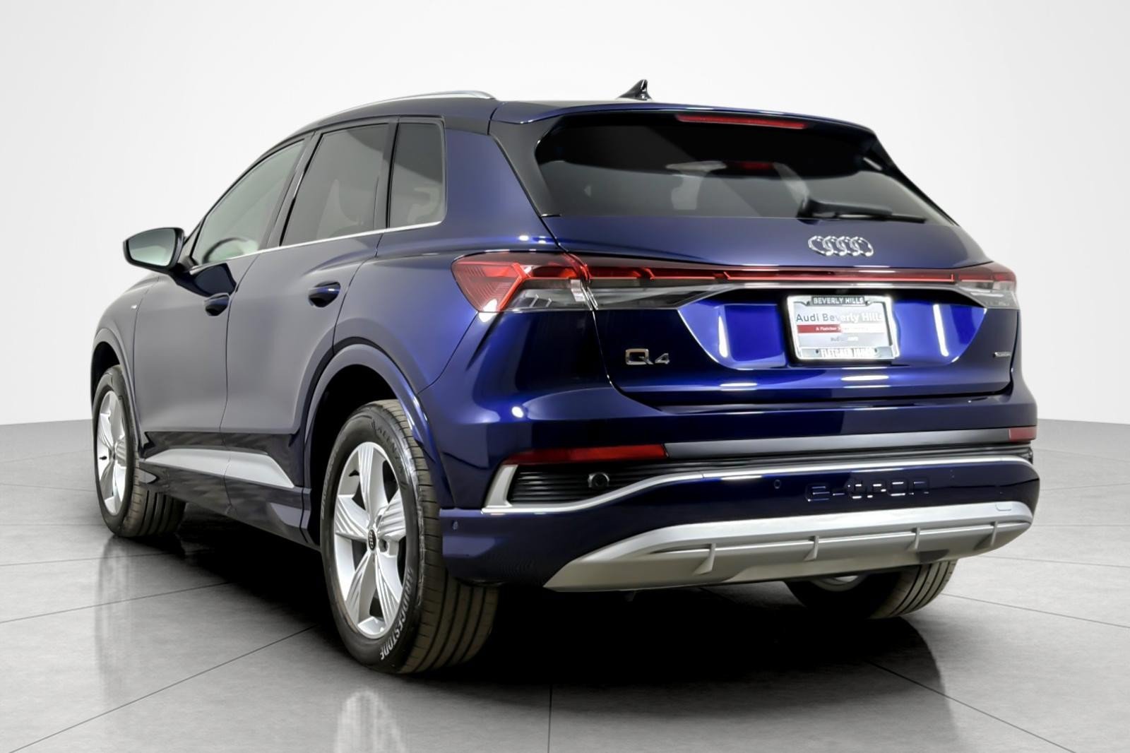 Used 2024 Audi Q4 e-tron Premium Plus AWD/4WD image 3