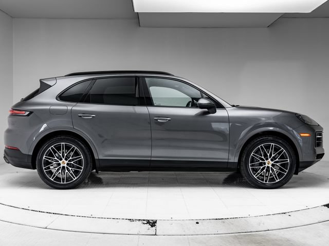 Certified 2024 Porsche Cayenne AWD/4WD image 33