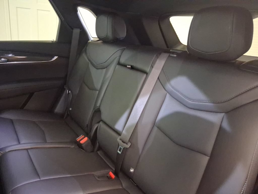 Certified 2026 Cadillac XT5 Sportv w/ LPO, Floor Liner Package AWD/4WD image 15
