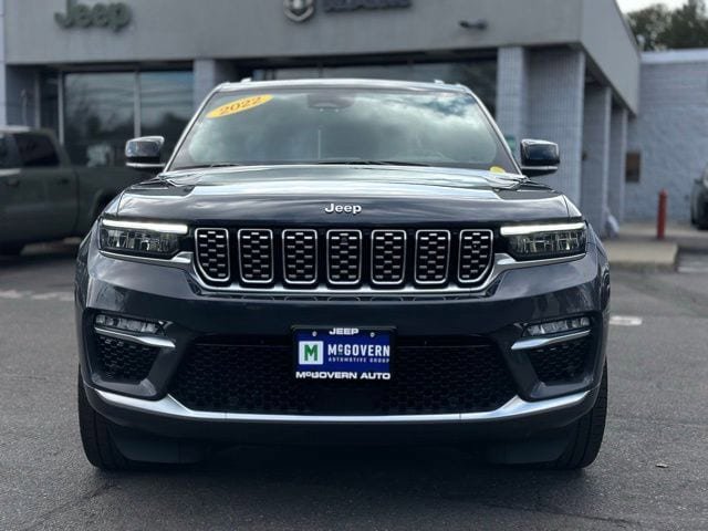 Used 2022 Jeep Grand Cherokee Summit AWD/4WD image 9