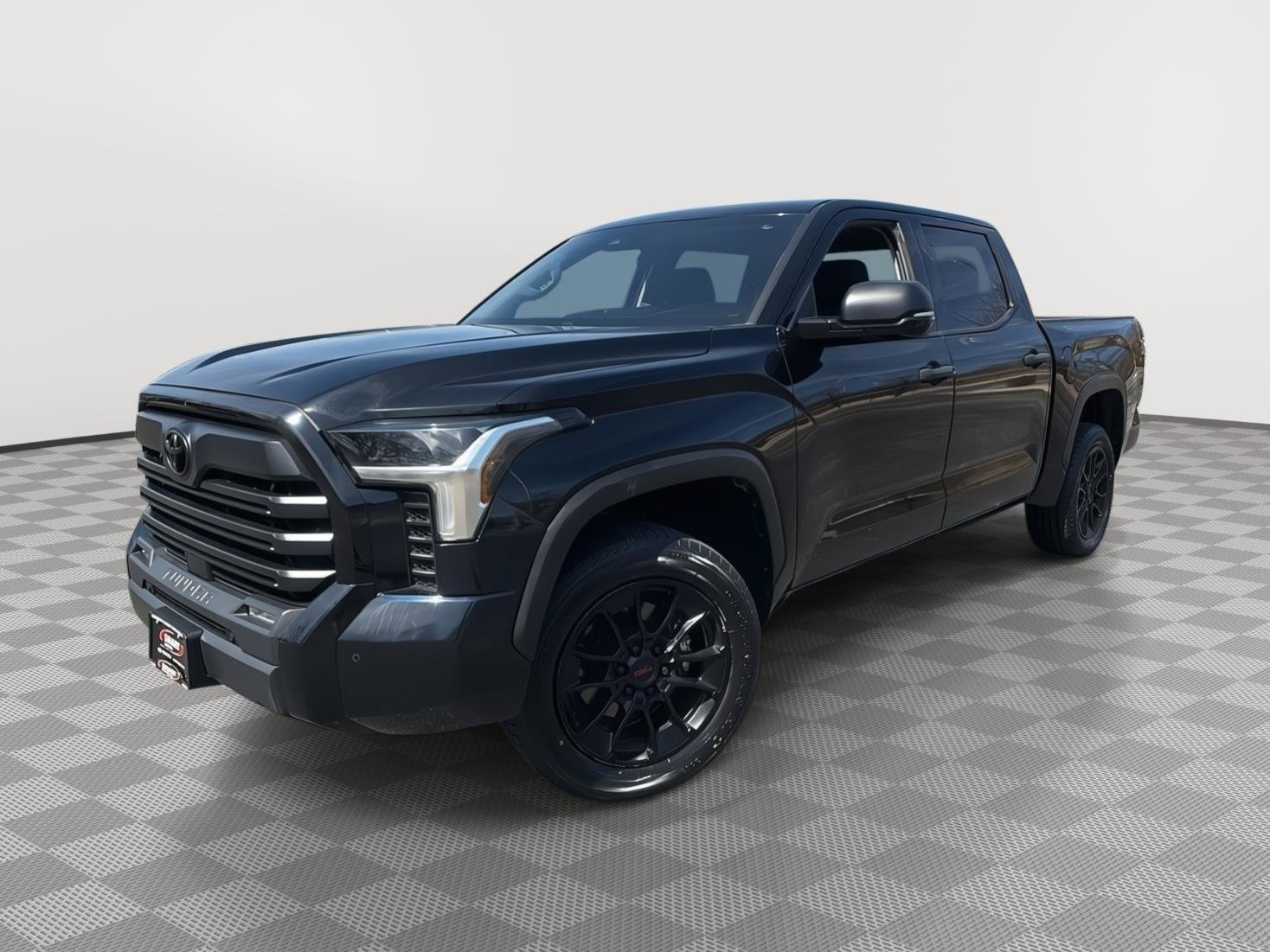 Used 2022 Toyota Tundra SR5 AWD/4WD image 1