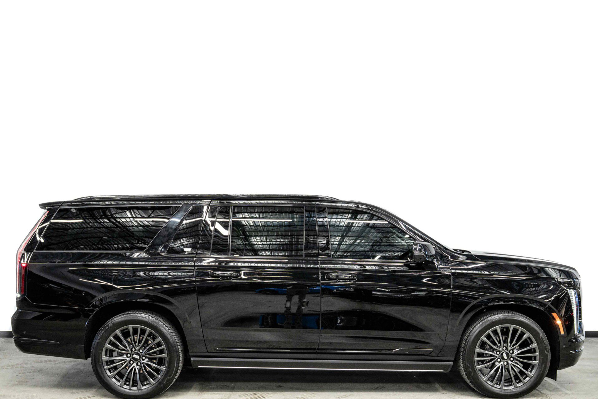 Used 2025 Cadillac Escalade ESV Sport Platinum image 2