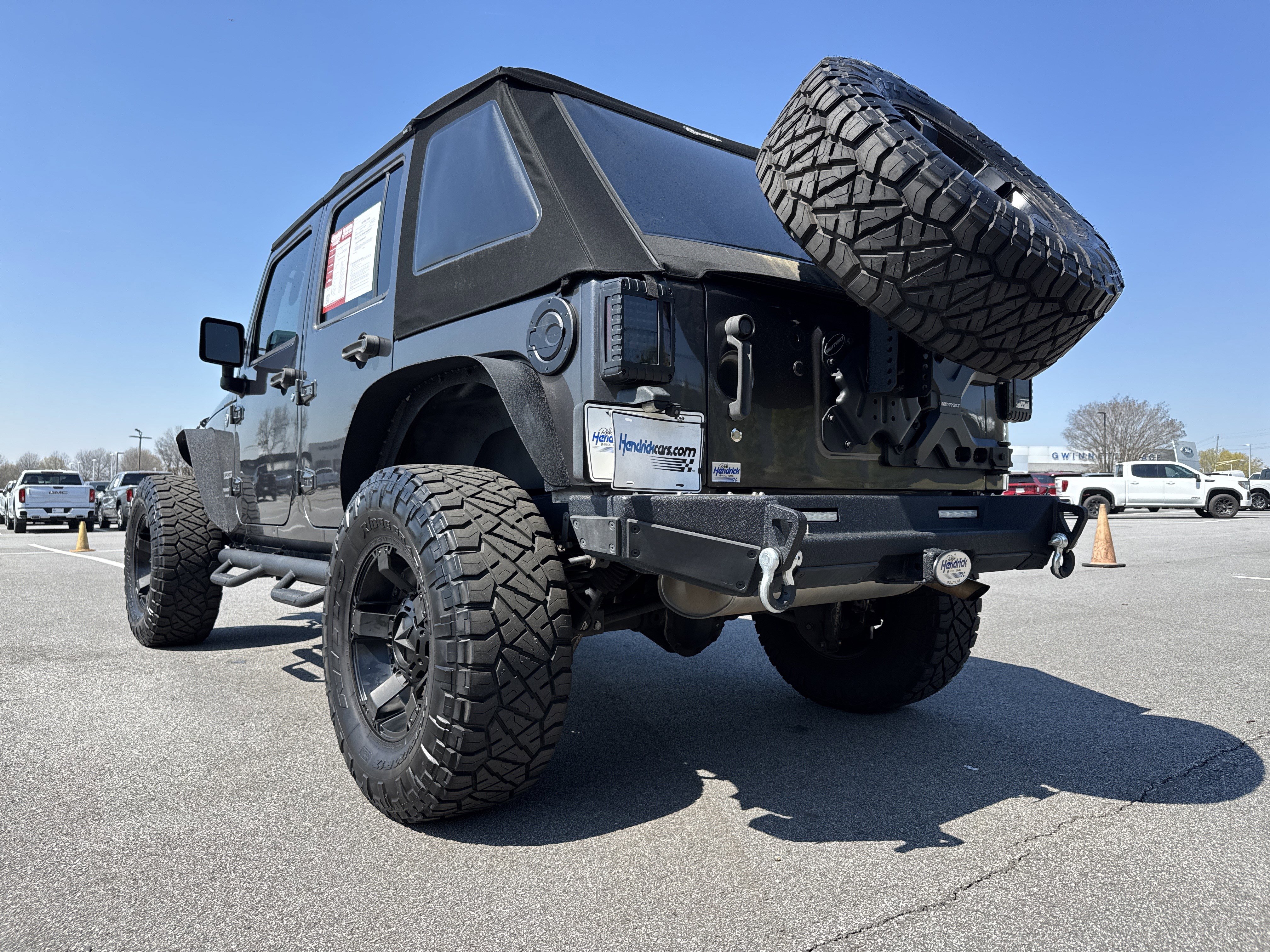 Used 2018 Jeep Wrangler Unlimited Sport w/ Connectivity Group image 8