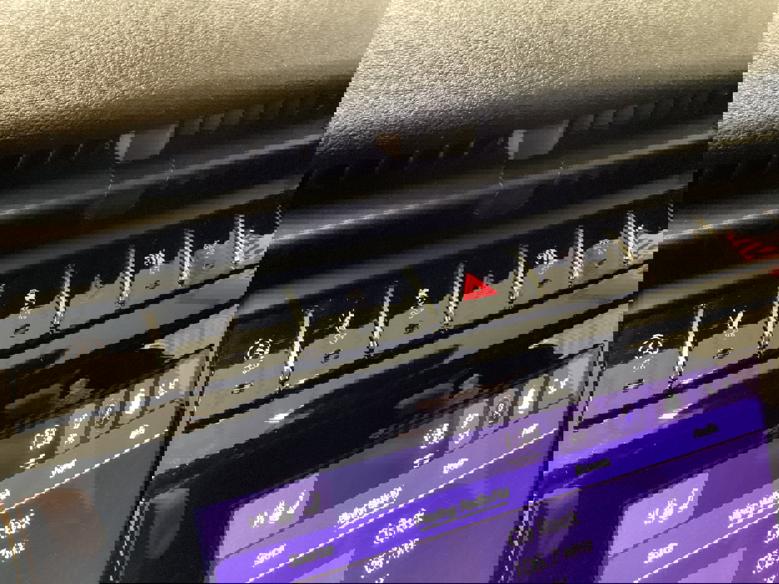 Used 2024 Jeep Grand Cherokee Altitude image 27