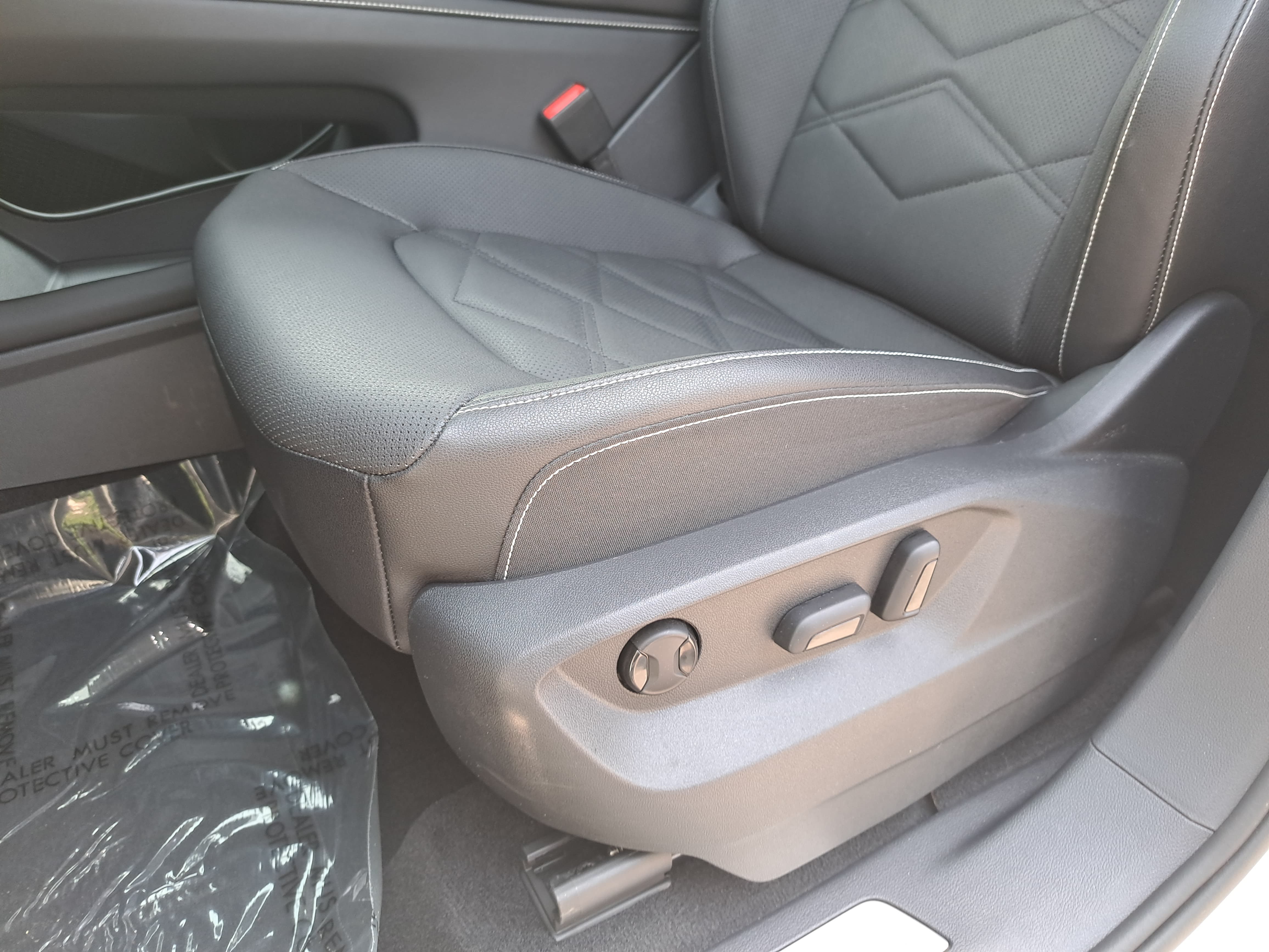 Used 2025 Volkswagen Atlas SE AWD/4WD image 28