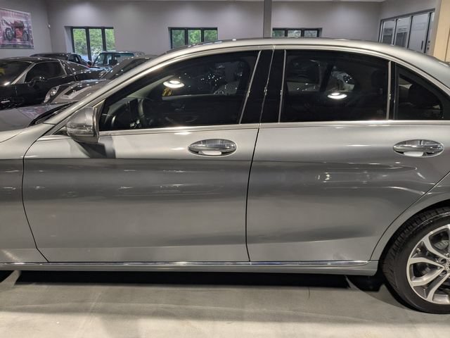 Used 2017 Mercedes-Benz C 300 4MATIC Sedan image 4