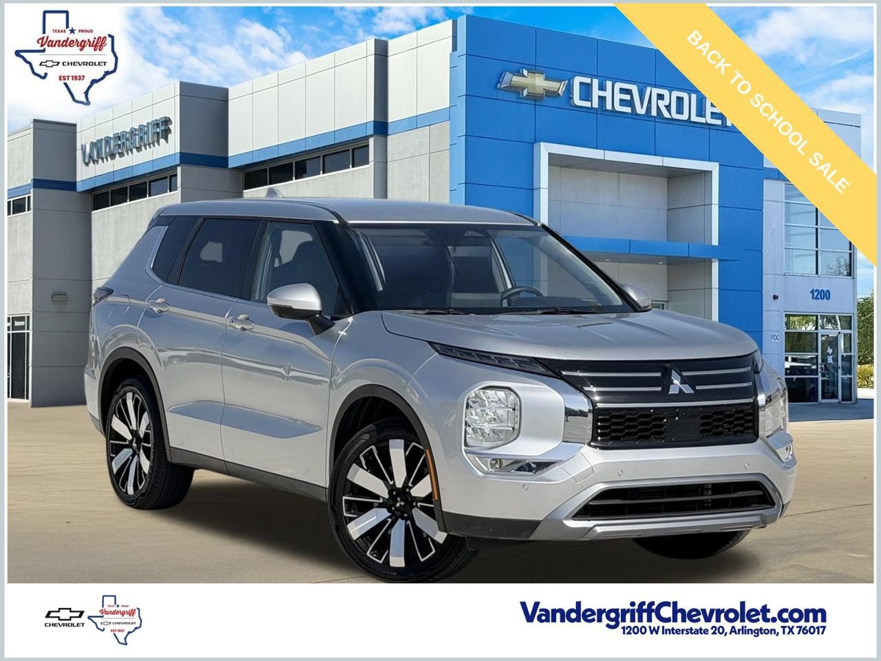 Used 2025 Mitsubishi Outlander SE FWD image 1