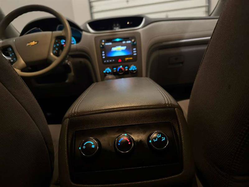 Used 2016 Chevrolet Traverse LS image 27