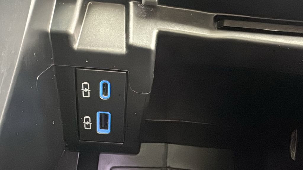 Used 2024 Toyota Sienna XLE image 31