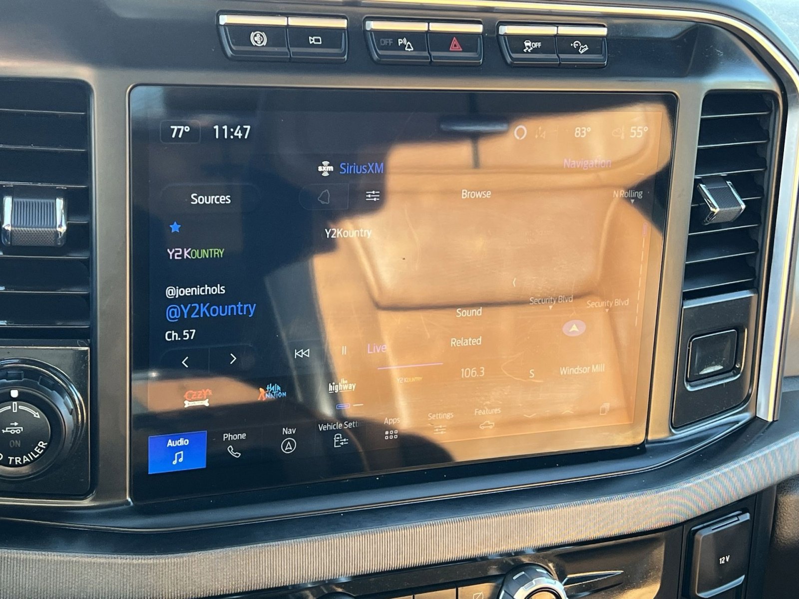 Used 2024 Ford F450 Platinum w/ FX4 Off-Road Package image 18