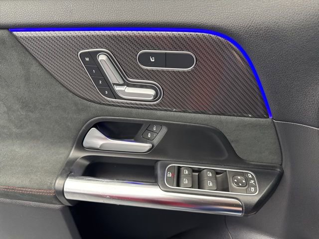Used 2022 Mercedes-Benz GLA 250 4MATIC image 32