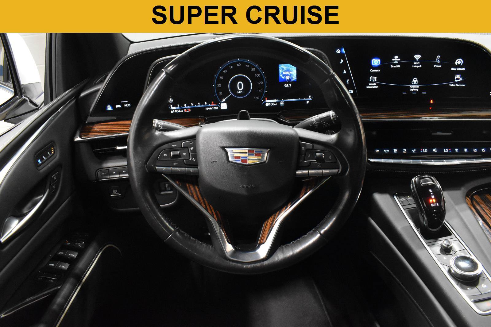 Used 2023 Cadillac Escalade ESV Premium Luxury w/ LPO, Floor Liner Package AWD/4WD image 4