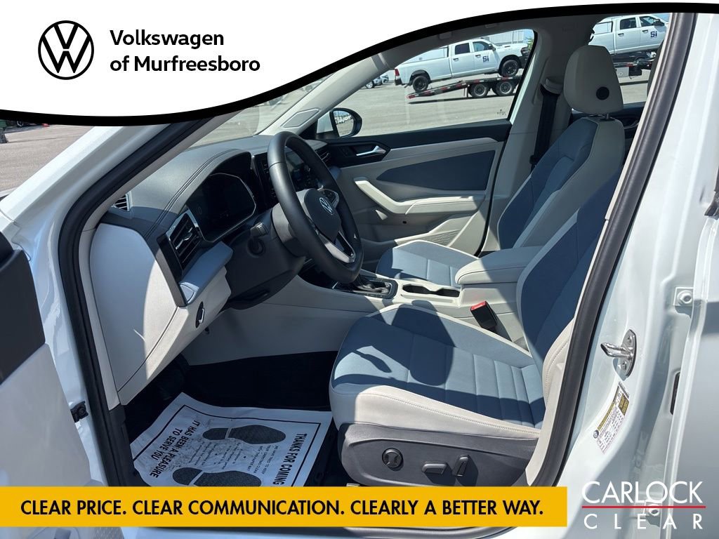 Used 2025 Volkswagen Jetta SE w/ Sunroof Package image 15