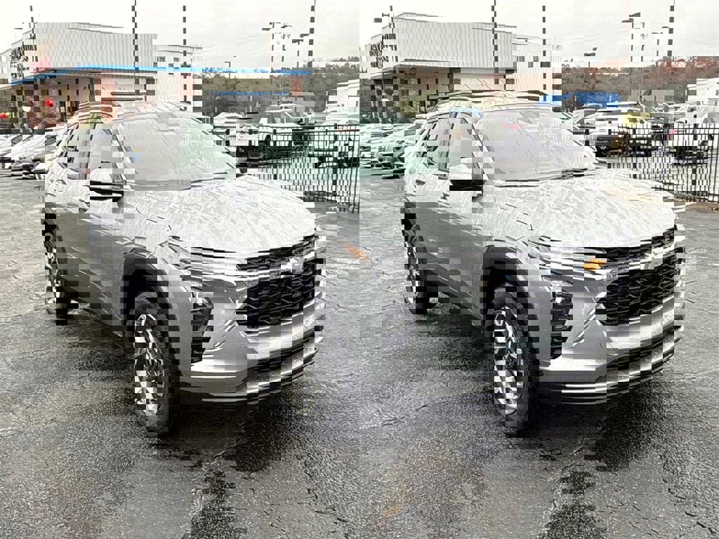 New 2026 Chevrolet Trax LT w/ Driver Confidence Package image 4