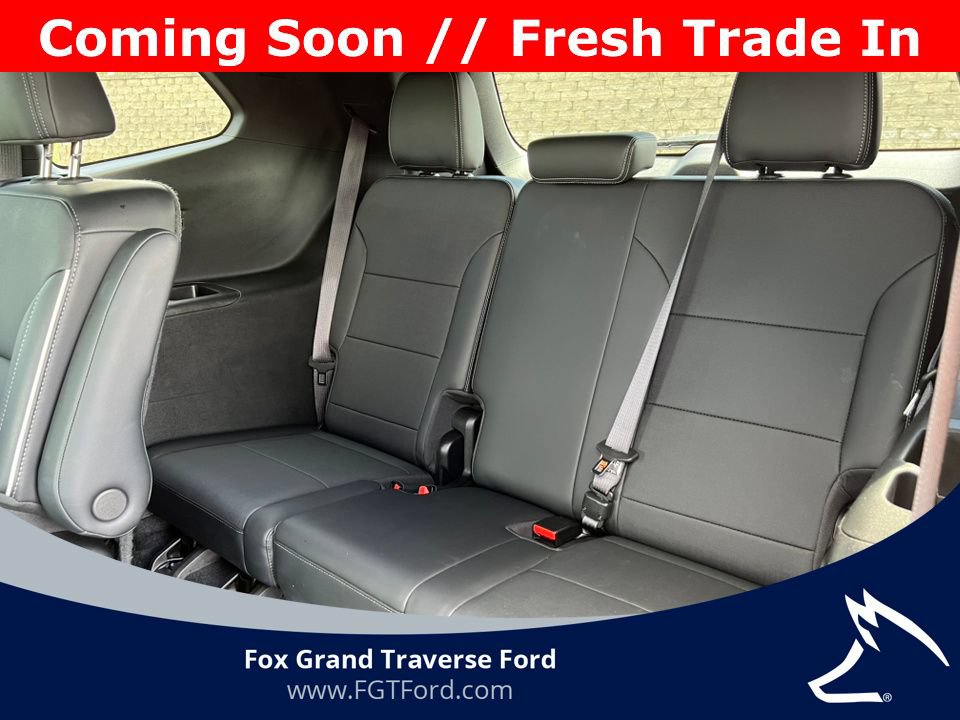 Used 2025 Buick Enclave Preferred AWD/4WD image 6