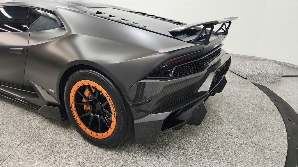 Used 2015 Lamborghini Huracan LP 610-4 AWD/4WD image 18