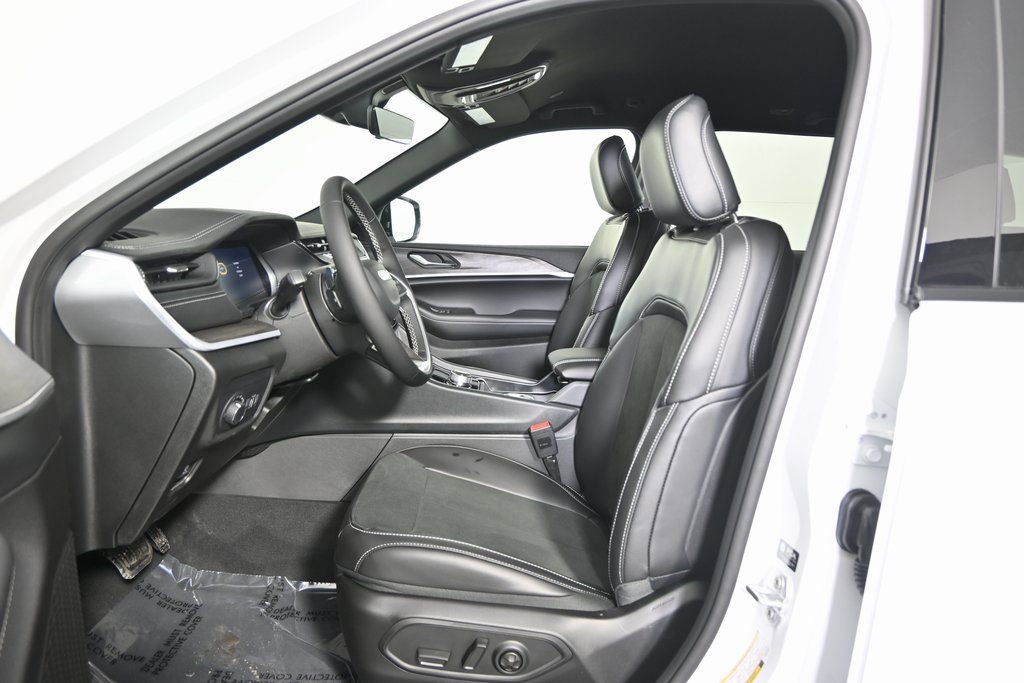 New 2026 Jeep Grand Cherokee Laredo image 20