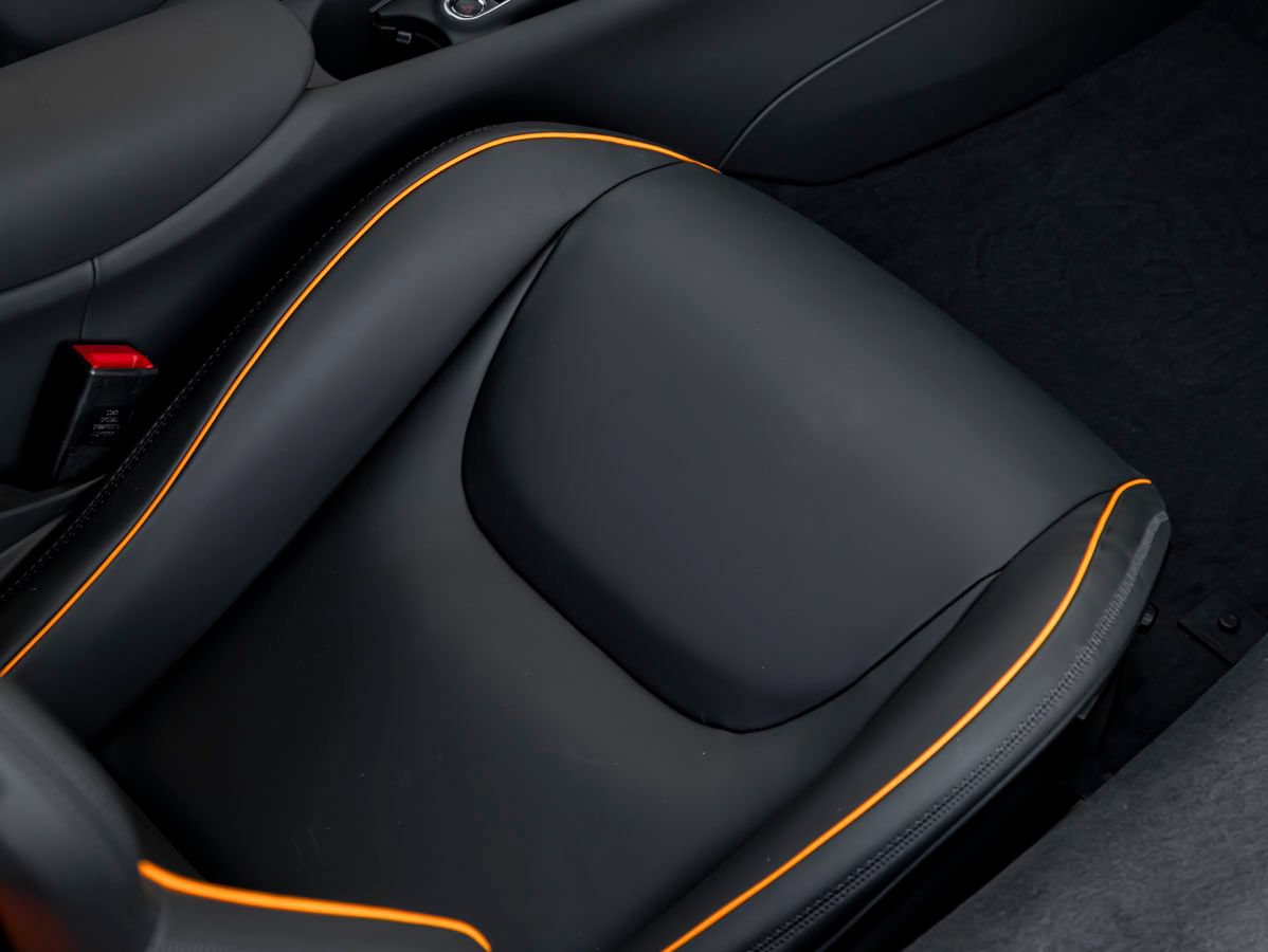 Used 2026 McLaren Artura Spider RWD image 27