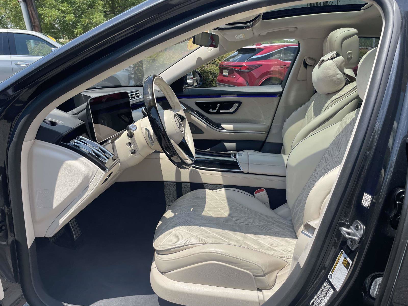 Used 2021 Mercedes-Benz S 580 4MATIC Sedan w/ AMG Line image 4