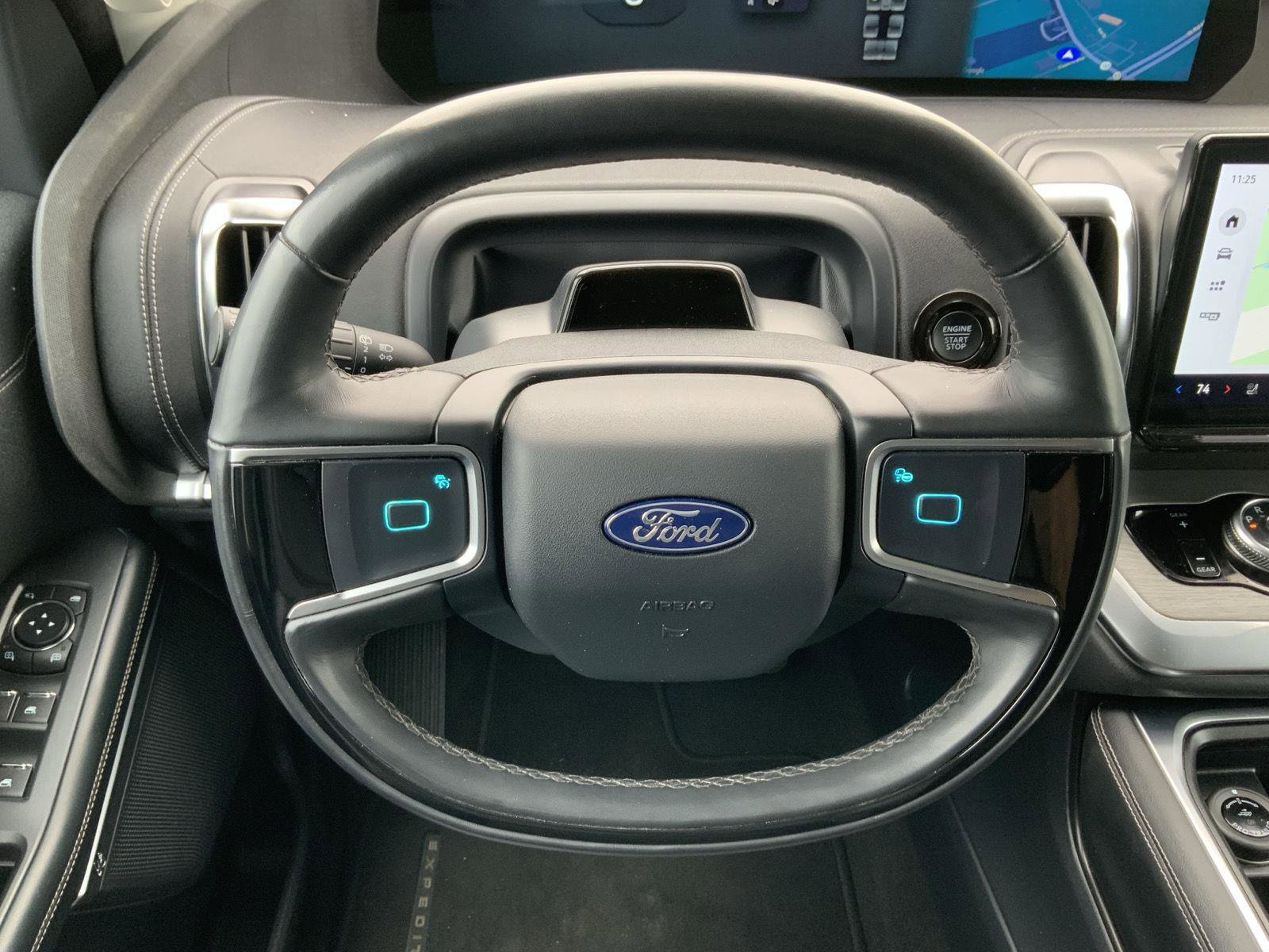 Used 2025 Ford Expedition Platinum image 34