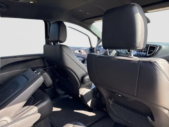 New 2026 Chrysler Pacifica Select w/ S Appearance Package AWD/4WD image 31
