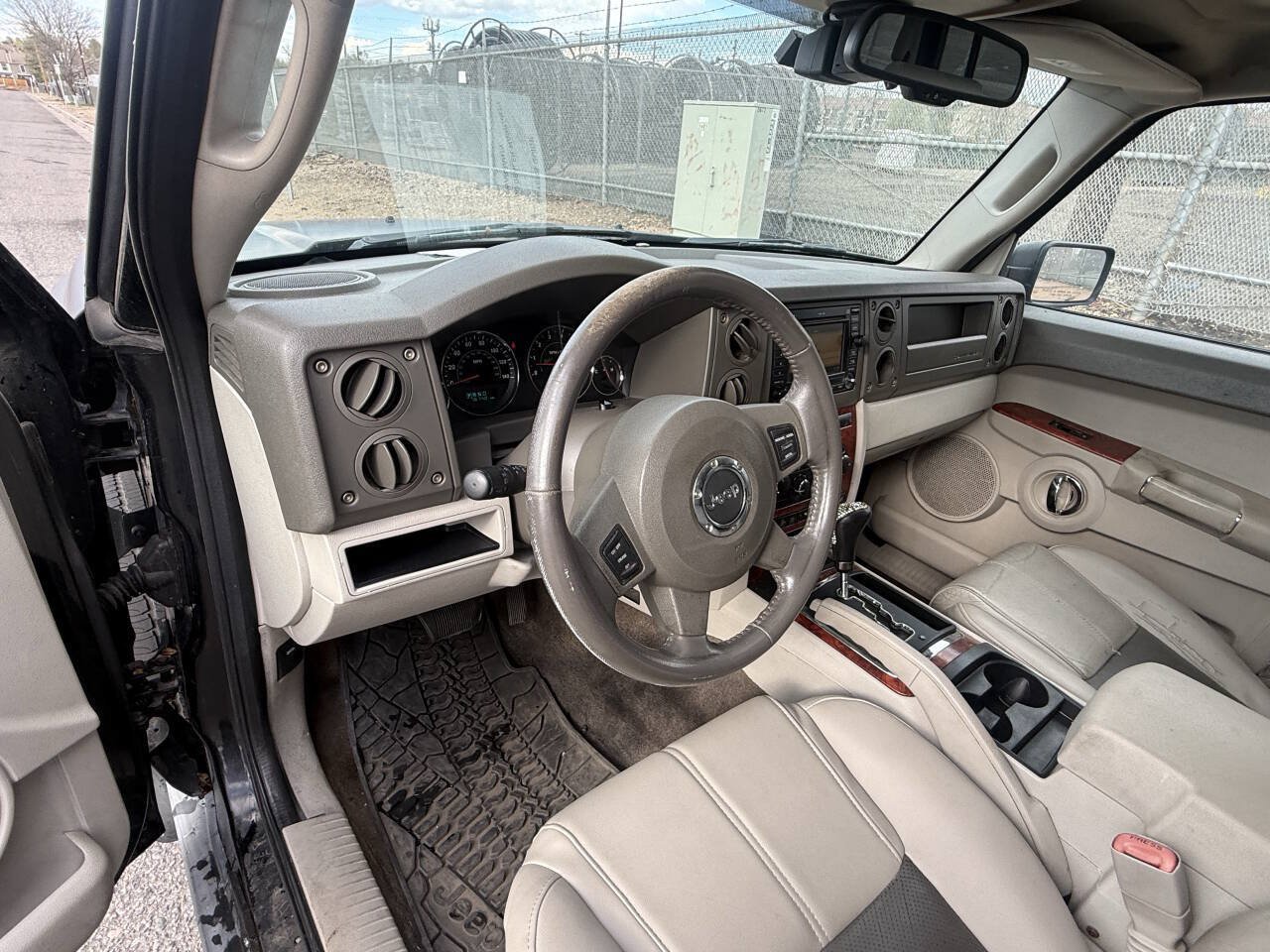Used 2006 Jeep Commander Limited w/ Trailer Tow Group IV RWD image 13
