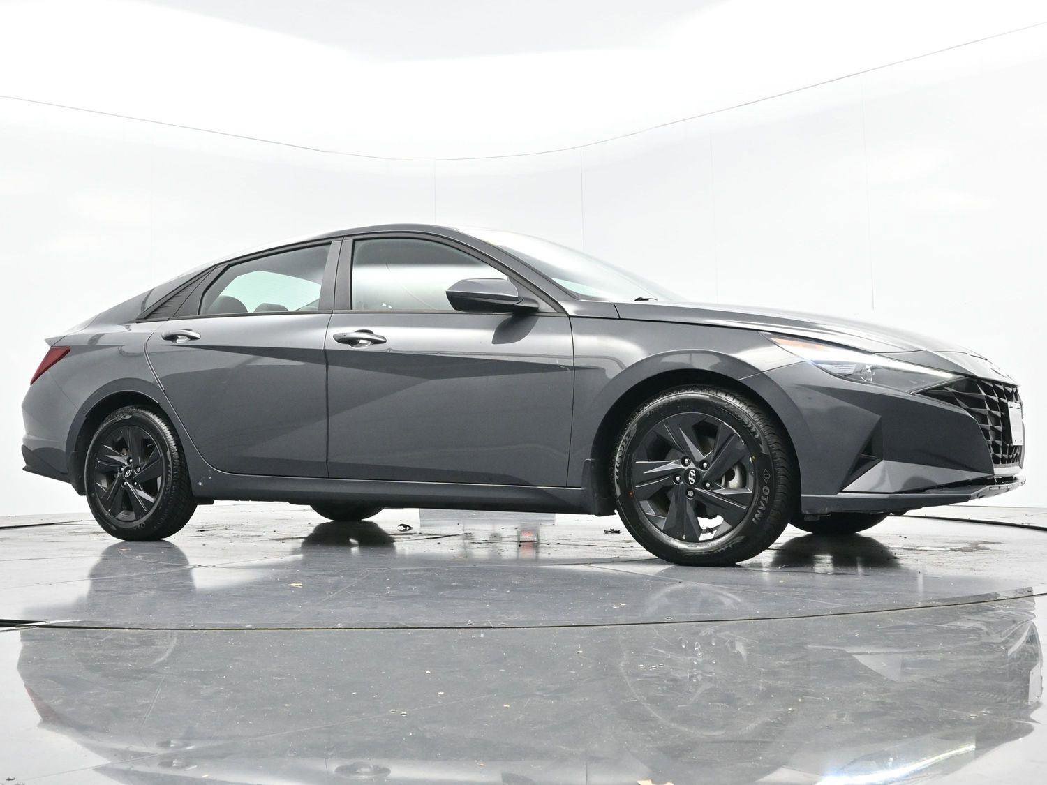 Used 2023 Hyundai Elantra SEL image 40