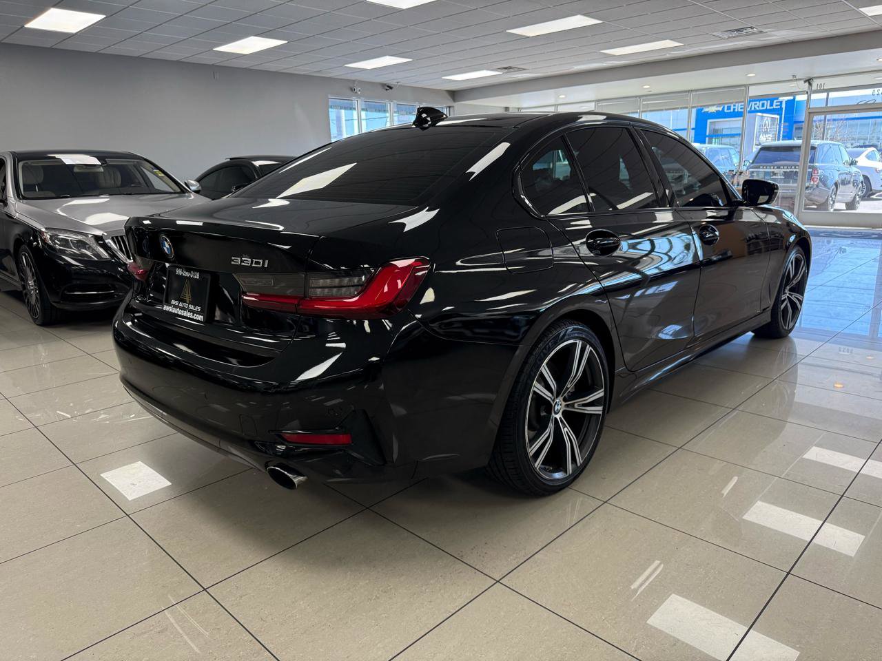 Used 2022 BMW 330i Sedan w/ Driving Assistance Package image 7