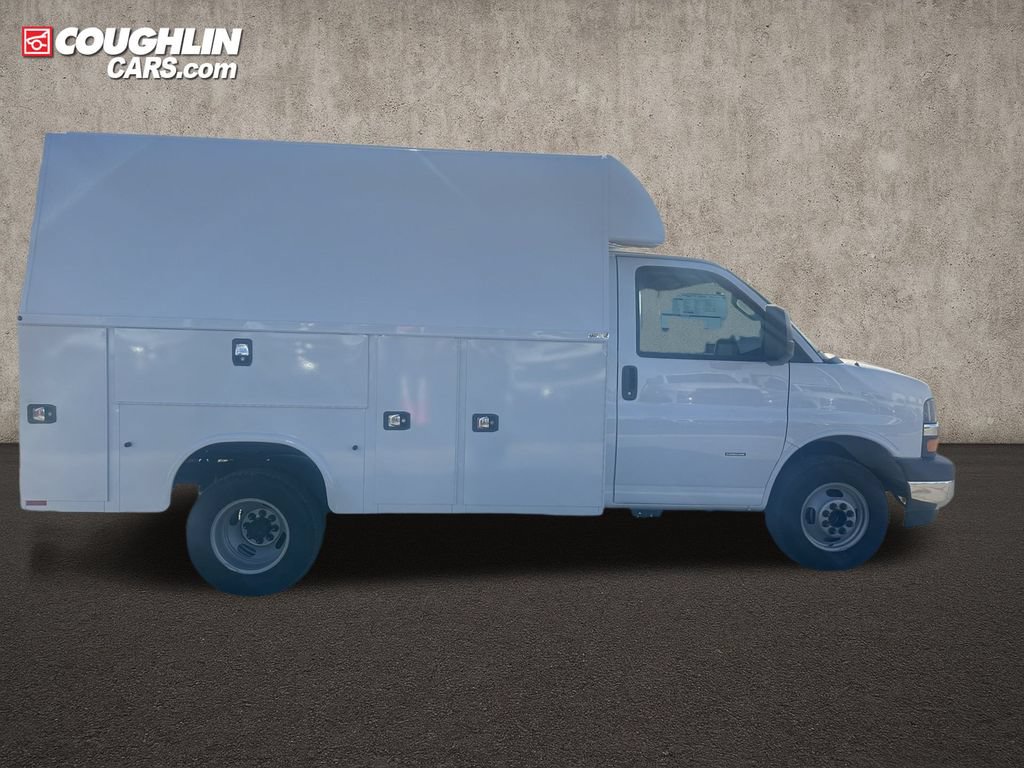 New 2025 Chevrolet Express 3500 w/ Power Convenience Package RWD video 2