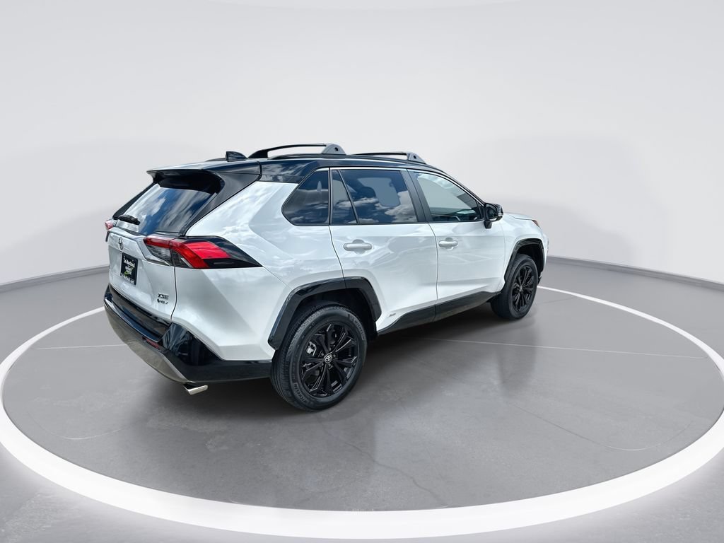 Used 2025 Toyota RAV4 XSE AWD/4WD image 8