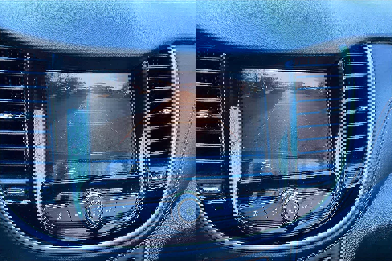 Used 2019 Chevrolet Trax LT w/ LT Convenience Package image 26