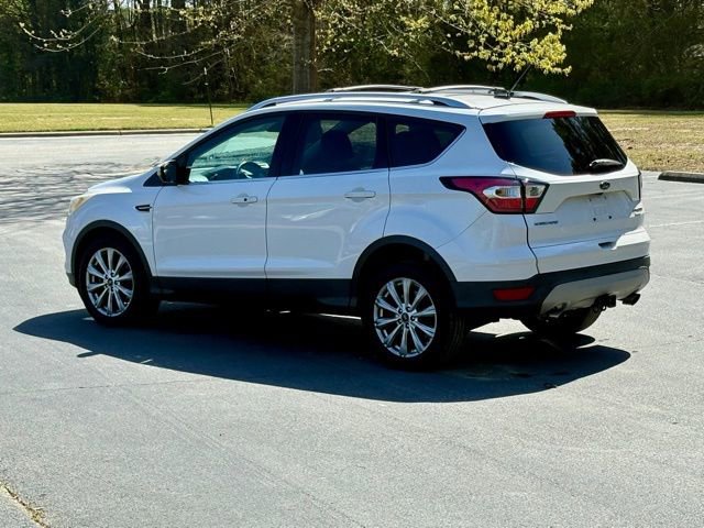 Used 2017 Ford Escape Titanium image 4