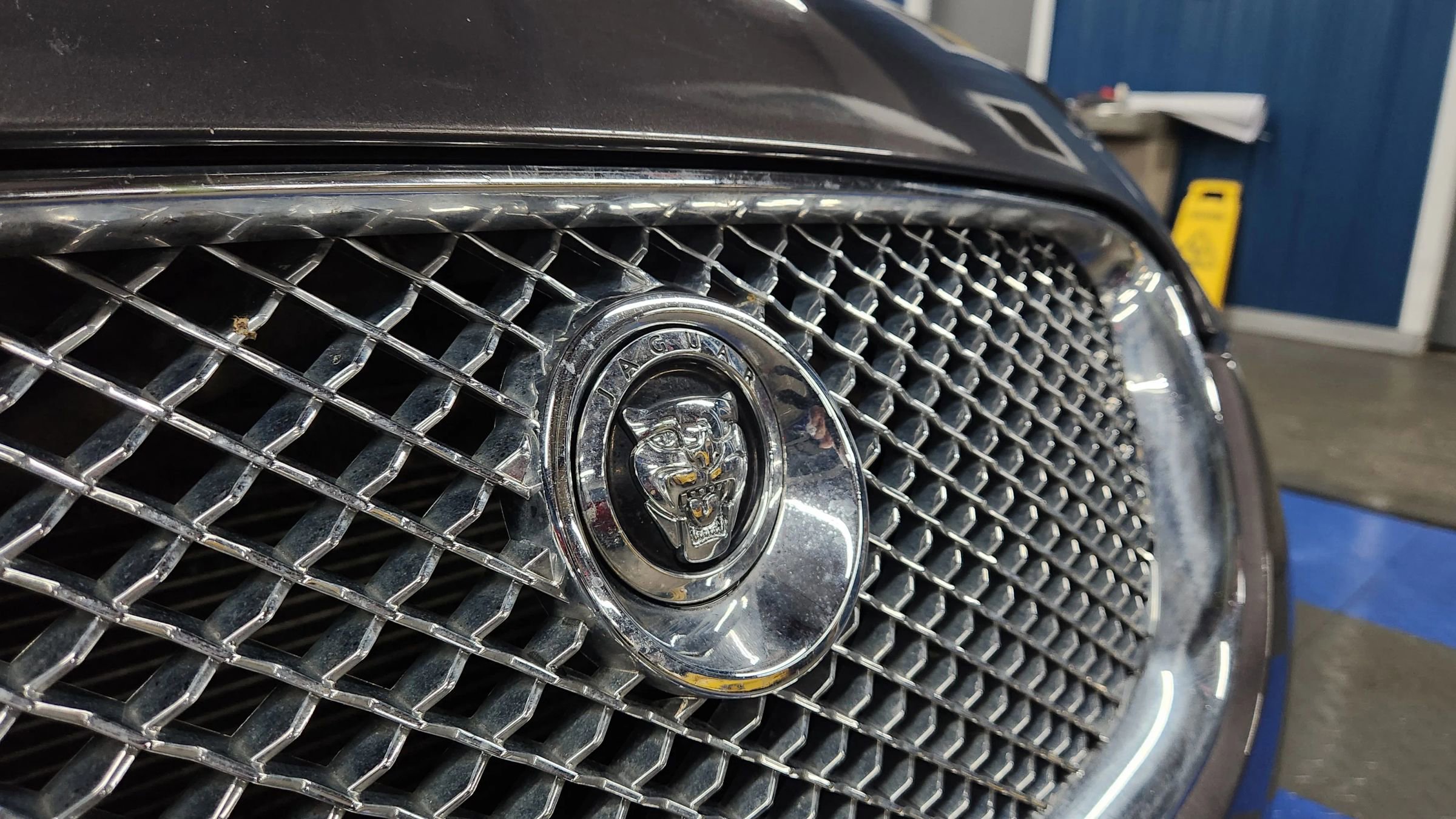 Used 2011 Jaguar XF Portfolio image 68