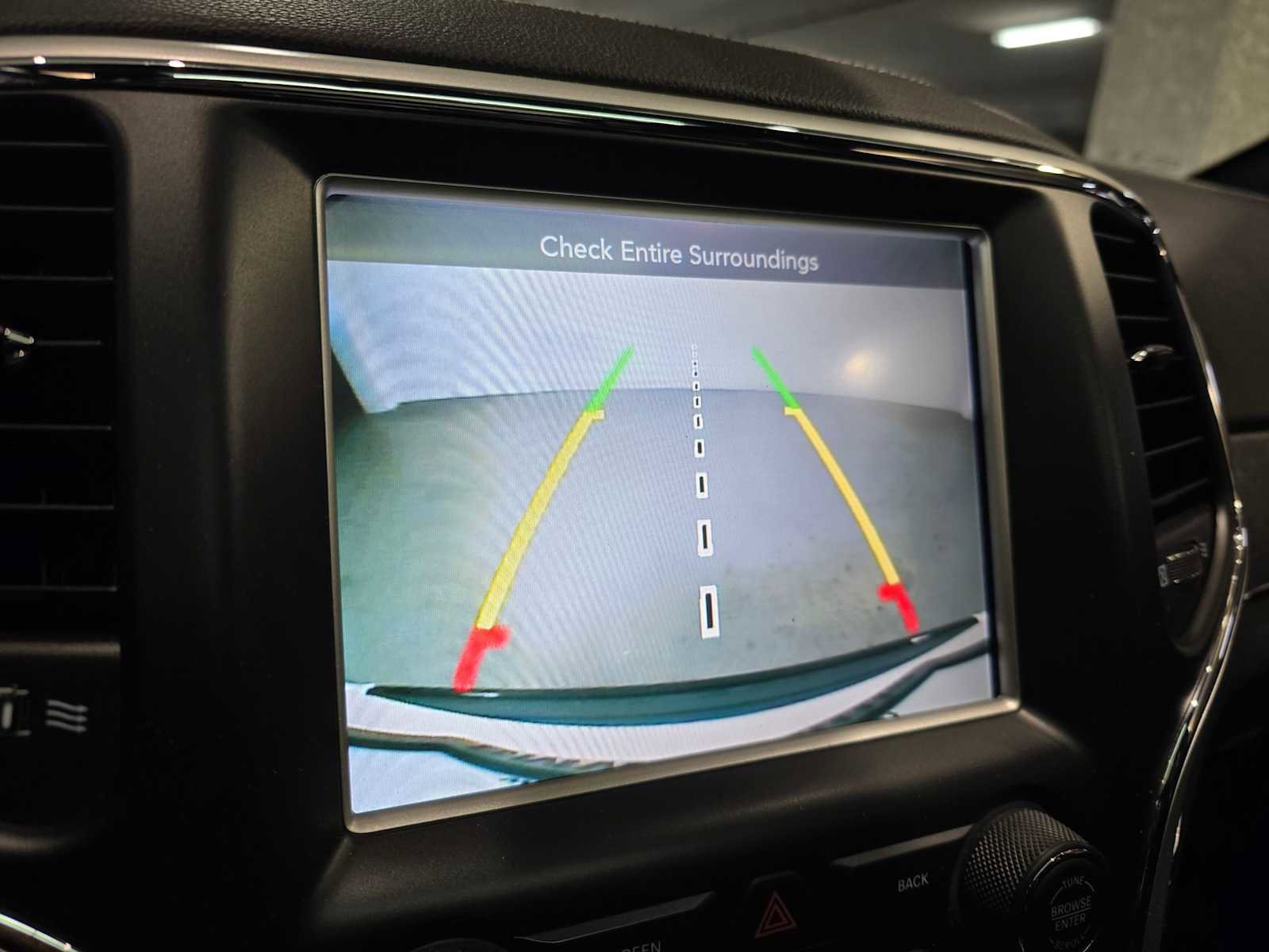 Used 2015 Jeep Grand Cherokee SRT w/ Luxury Group II image 18