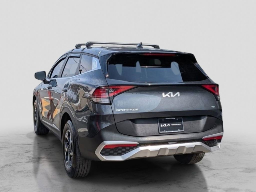 Certified 2024 Kia Sportage LX image 9