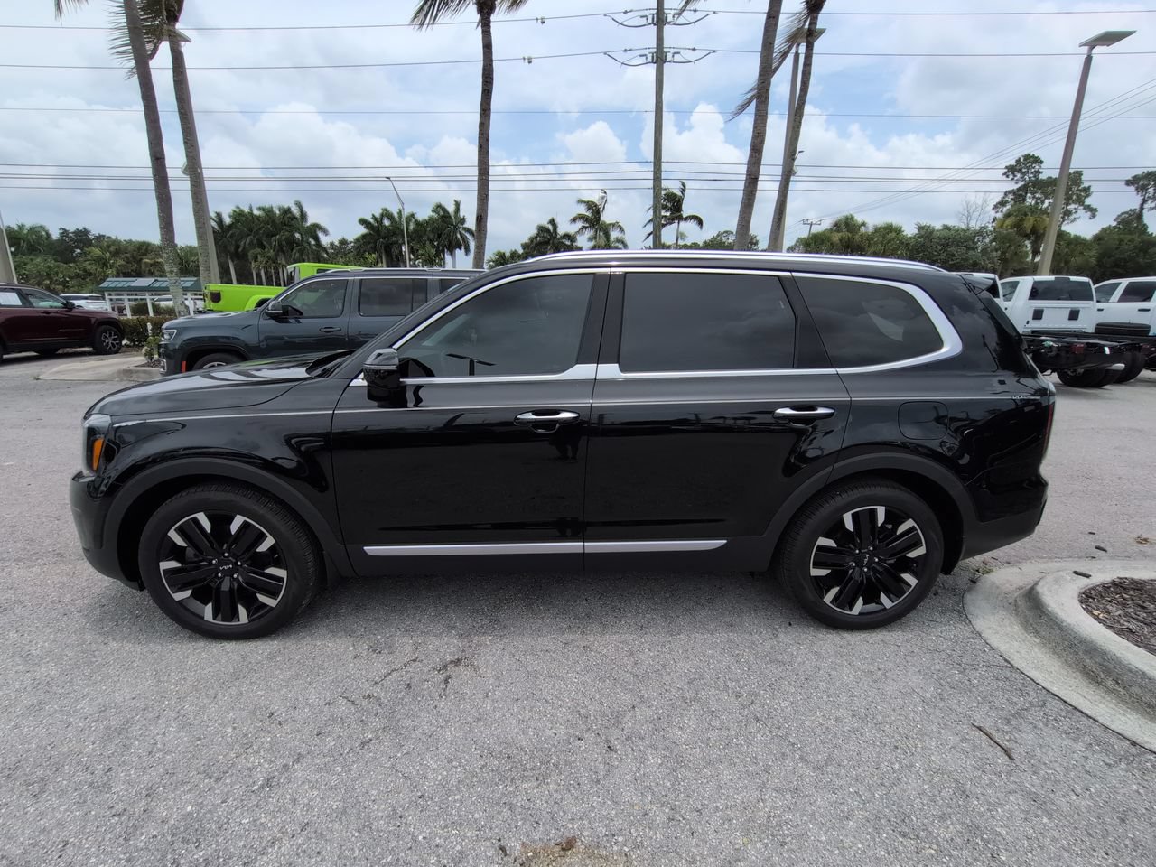 Used 2025 Kia Telluride SX FWD image 8