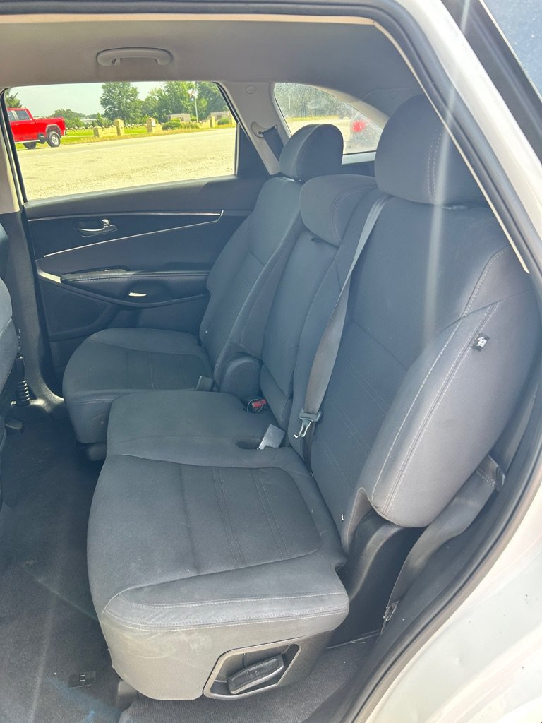 Used 2017 Kia Sorento LX FWD image 8