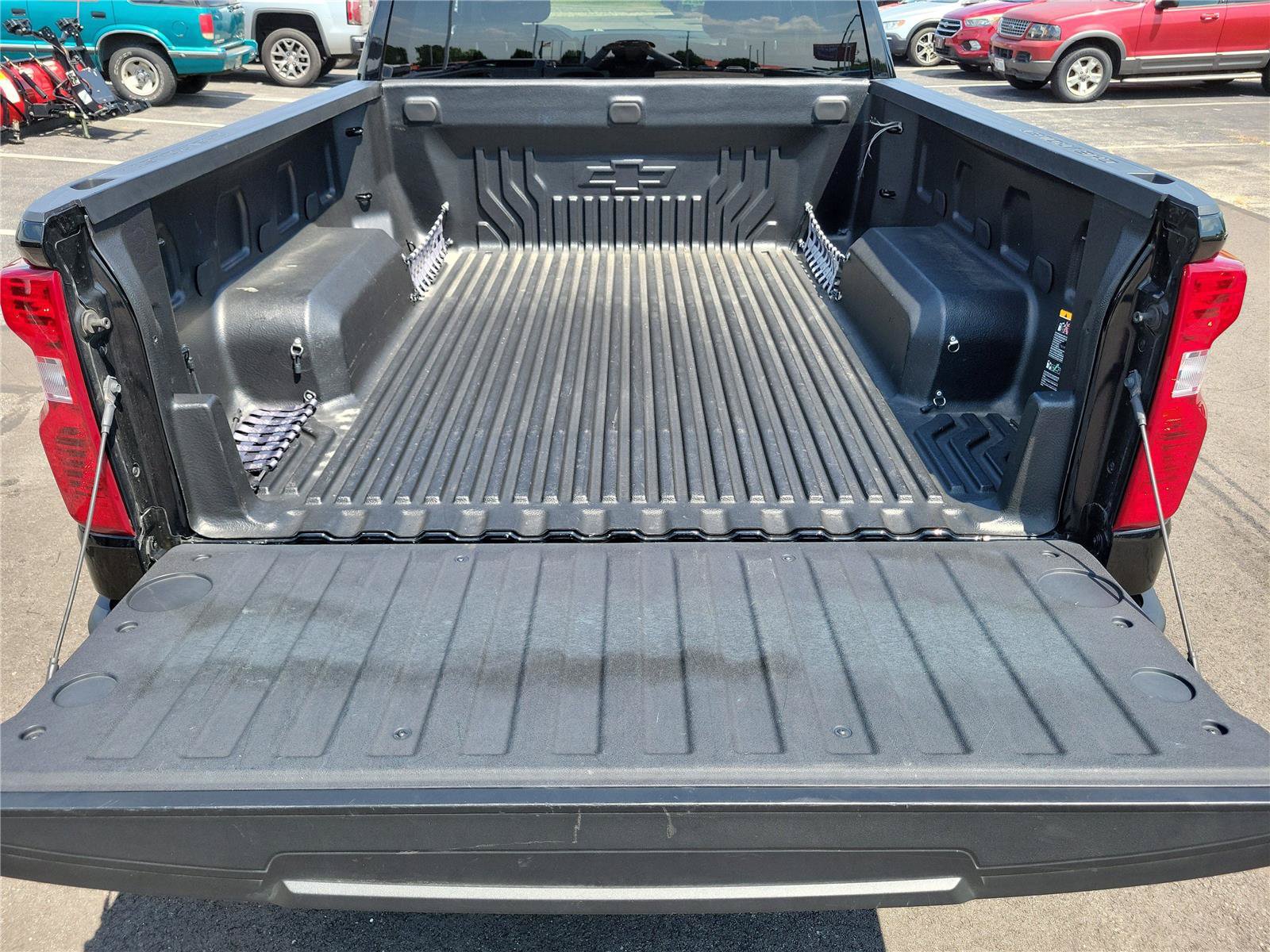 Used 2023 Chevrolet Silverado 1500 LT AWD/4WD image 10