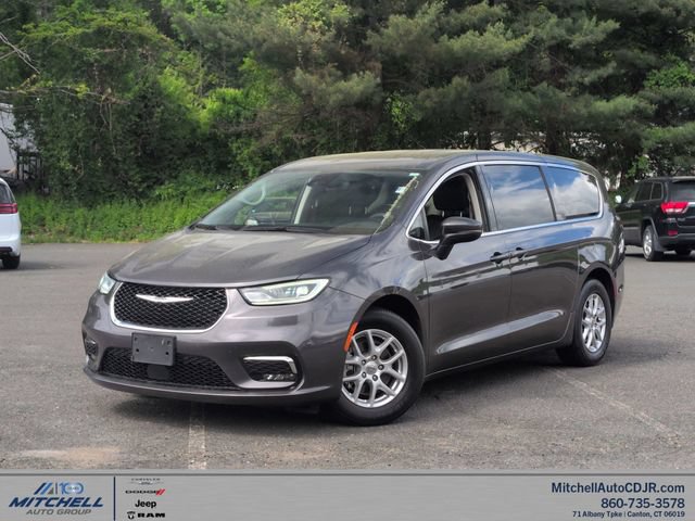 Used 2023 Chrysler Pacifica Touring-L FWD image 1