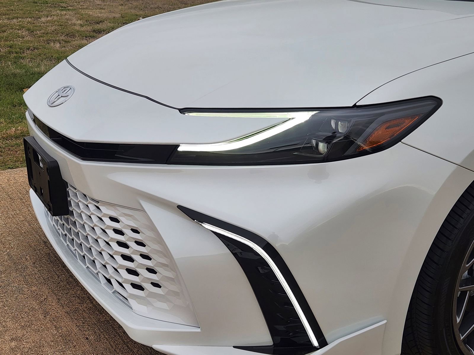 Used 2026 Toyota Camry XSE w/ Premium Package image 9